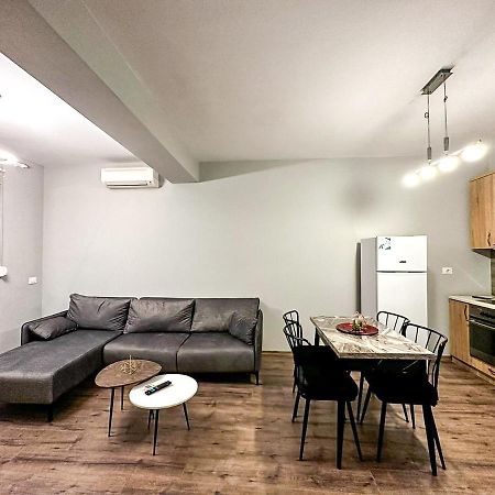 New Bazaar 1Bd Modern Apartment Tirana Exteriör bild