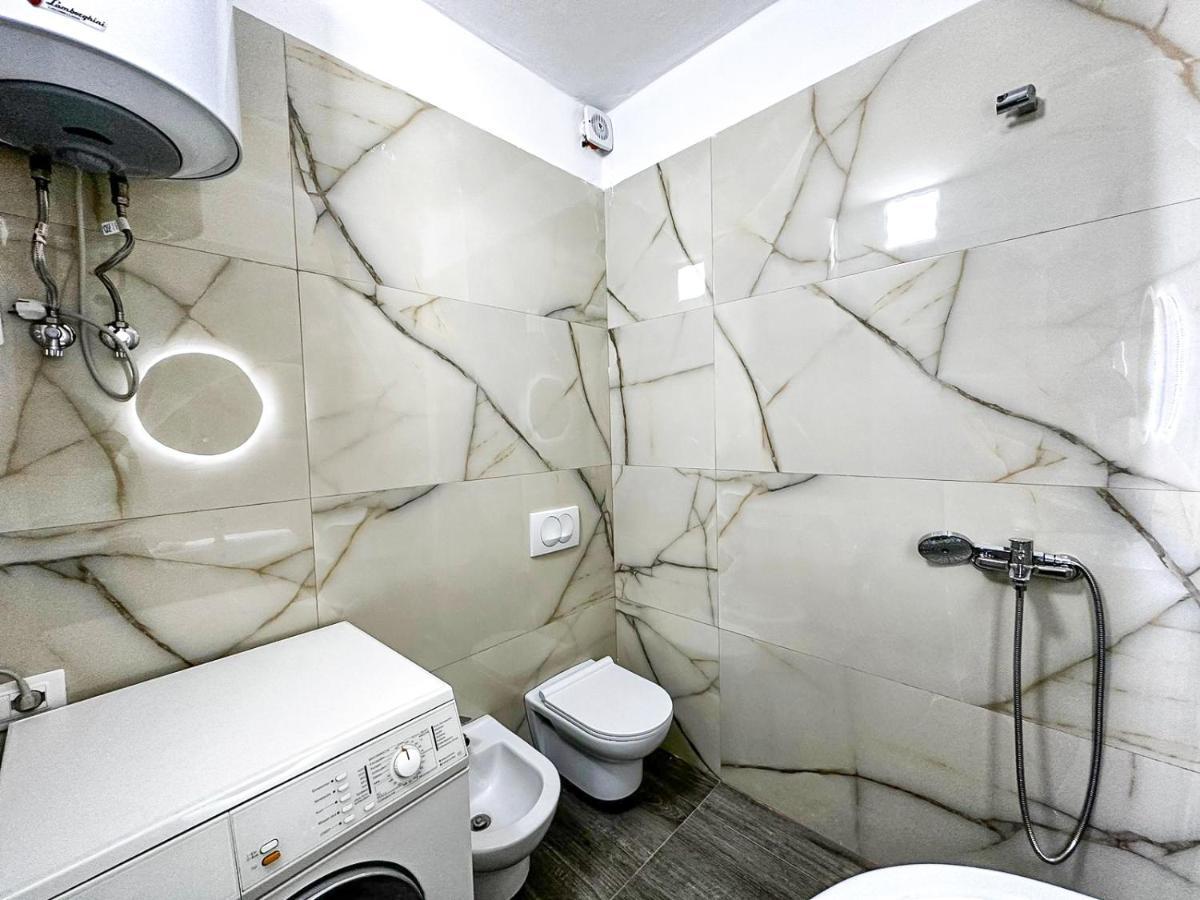 New Bazaar 1Bd Modern Apartment Tirana Exteriör bild