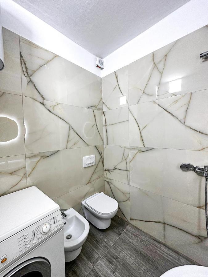New Bazaar 1Bd Modern Apartment Tirana Exteriör bild
