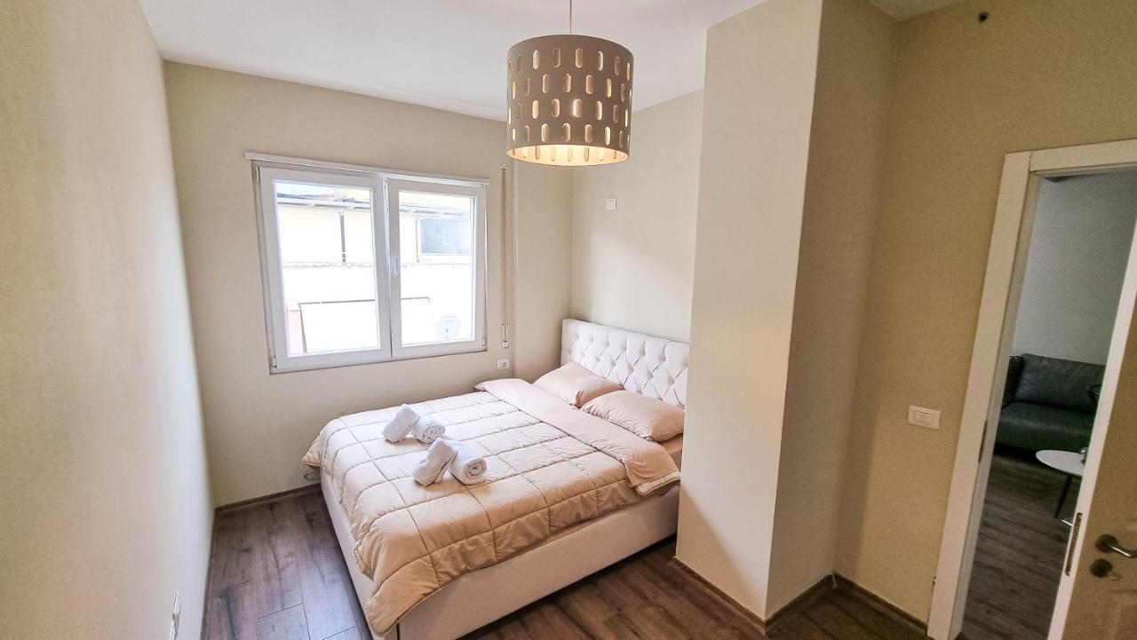 New Bazaar 1Bd Modern Apartment Tirana Exteriör bild